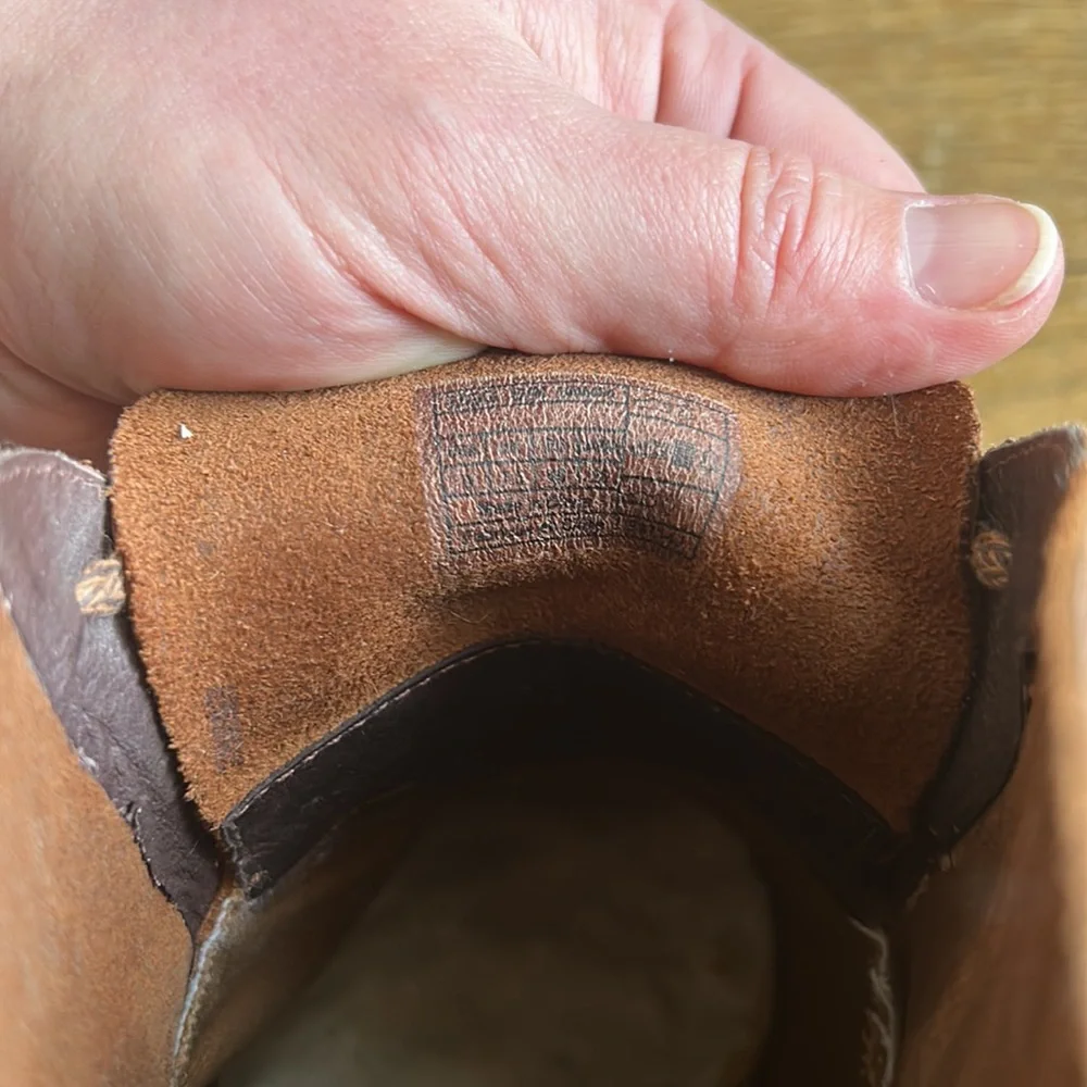 UGG Australia Chestnut Mackie Smooth Leather Boot women's size 9 - Picture 5 of 9